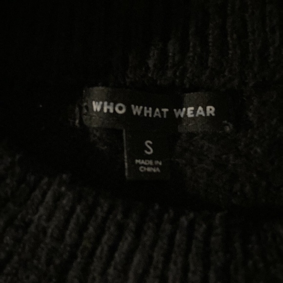 Who What Wear super soft black sweater with ballon sleeves, fitted waist. Small. - Picture 4 of 4
